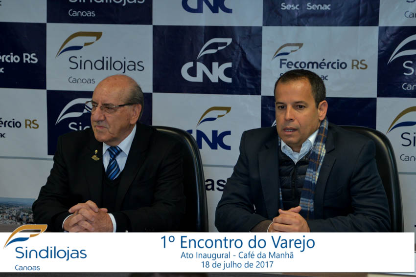 O palestrante, Leonardo Rangel ao lado do Presidente do Sindilojas, Denerio Neumann